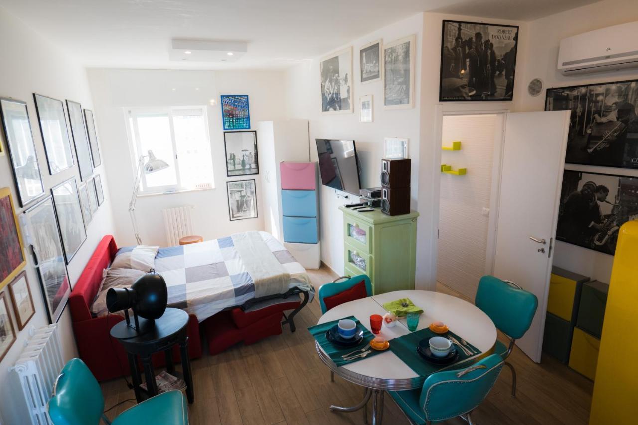 Hollywood Apartment Near Station With Parking Bari Luaran gambar