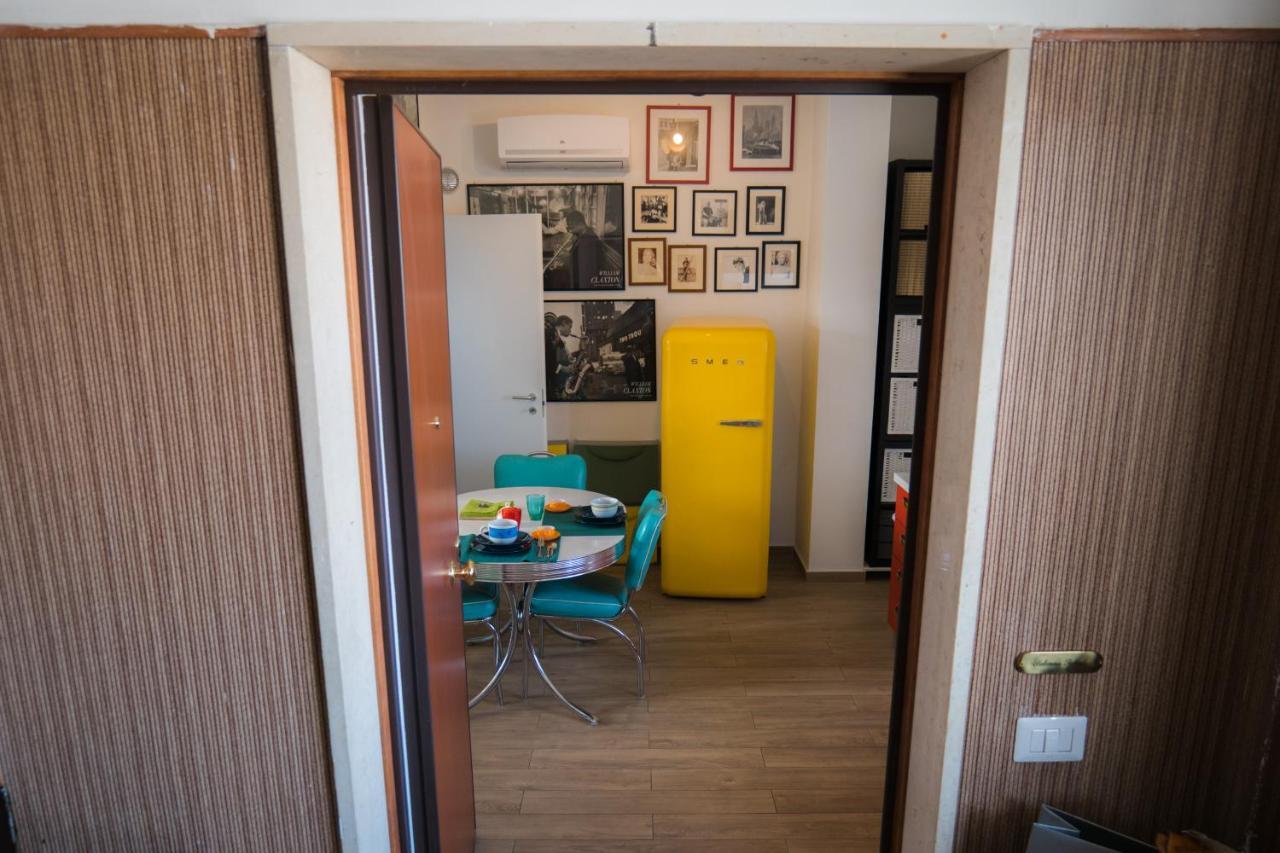 Hollywood Apartment Near Station With Parking Bari Luaran gambar